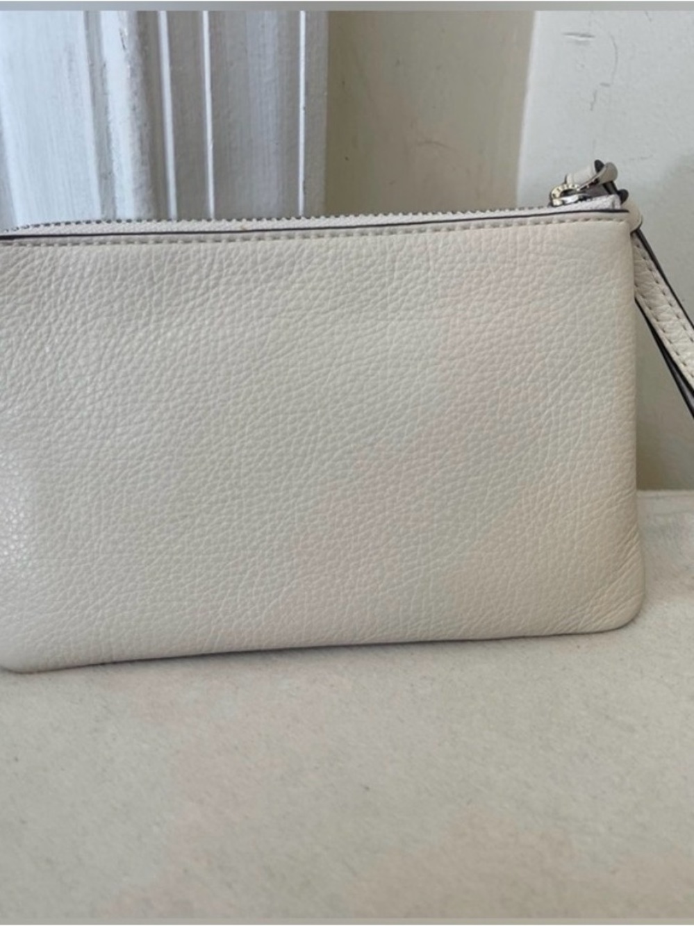 COACH- NWOT! Cream Pebbled Leather Wristlet with Colorful Patch Accents - Picture 3 of 8